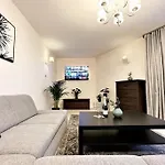 Exclusive Penthouse Near Citycenter 120m2 +netflix Apartament