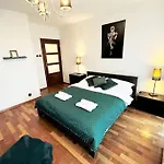 公寓 Exclusive Penthouse Near Citycenter 120m2 +netflix