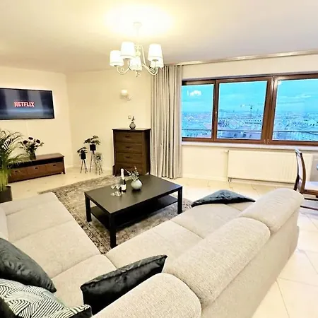 Exclusive Penthouse Near Citycenter 120m2 +netflix
