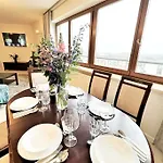 Exclusive Penthouse Near Citycenter 120m2 +netflix Appartement Cracovie