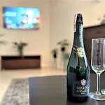 Exclusive Penthouse Near Citycenter 120m2 +netflix