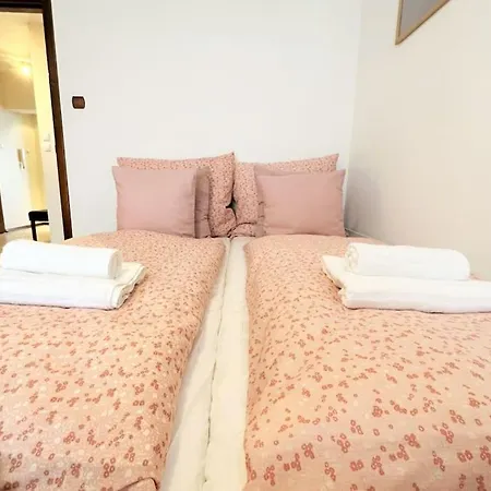דירה Exclusive Penthouse Near Citycenter 120m2 +netflix *
