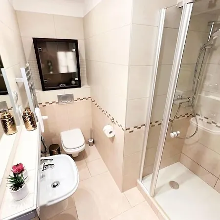 דירה Exclusive Penthouse Near Citycenter 120m2 +netflix