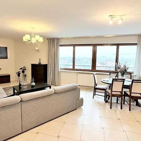 דירה Exclusive Penthouse Near Citycenter 120m2 +netflix