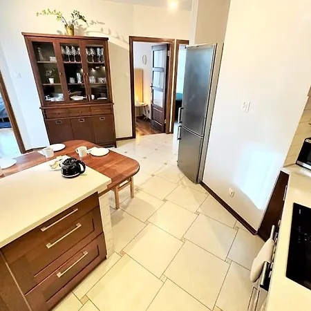 Exclusive Penthouse Near Citycenter 120m2 +netflix