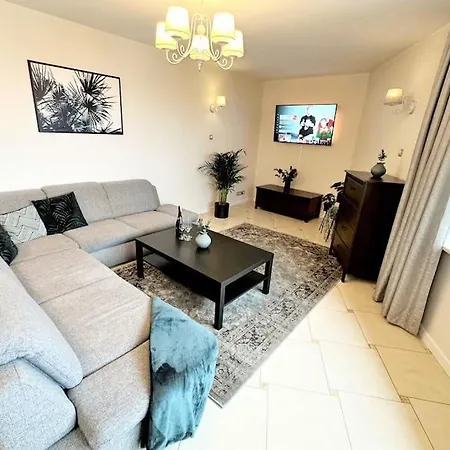 דירה Exclusive Penthouse Near Citycenter 120m2 +netflix