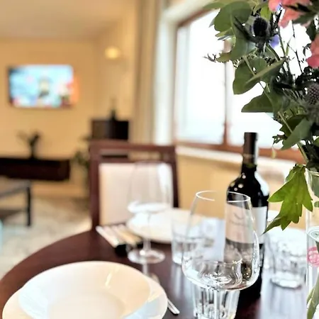 Exclusive Penthouse Near Citycenter 120m2 +netflix דירה *