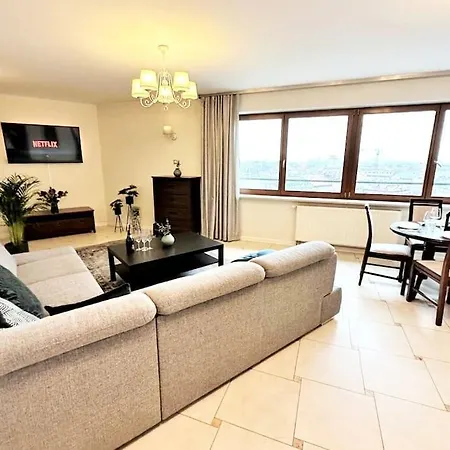 דירה Exclusive Penthouse Near Citycenter 120m2 +netflix