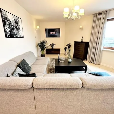 Exclusive Penthouse Near Citycenter 120m2 +netflix דירה
