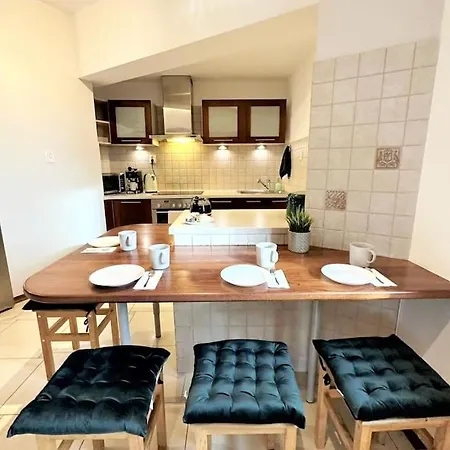 Exclusive Penthouse Near Citycenter 120m2 +netflix דירה *