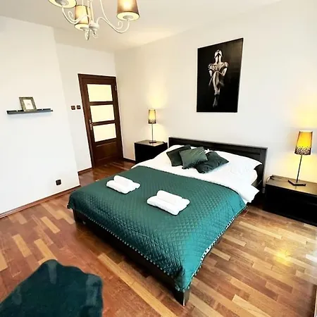 דירה Exclusive Penthouse Near Citycenter 120m2 +netflix