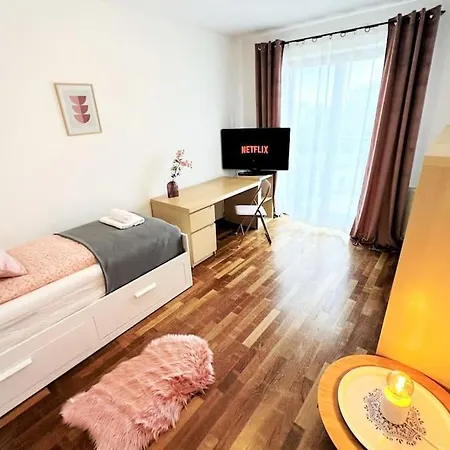 Exclusive Penthouse Near Citycenter 120m2 +netflix * קרקוב