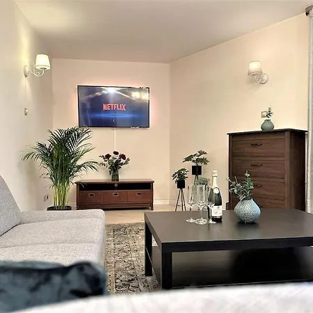 Exclusive Penthouse Near Citycenter 120m2 +netflix דירה *