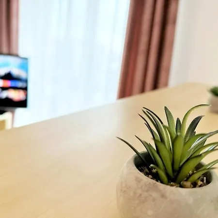 Exclusive Penthouse Near Citycenter 120m2 +netflix * קרקוב