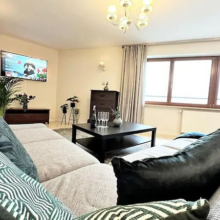 Exclusive Penthouse Near Citycenter 120m2 +netflix דירה *